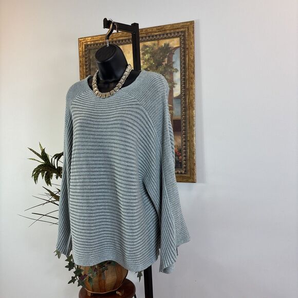 Andrea Jovine Women’s Cardigan Sweater Size M Knit Blue Oversized Round Neck - Picture 2 of 10